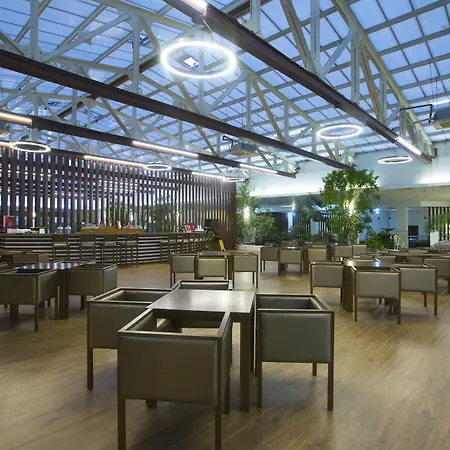 华辛顿度假酒店及水疗中心 5*