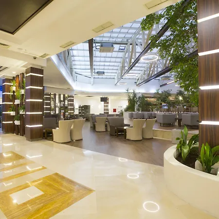 华辛顿度假酒店及水疗中心 5*