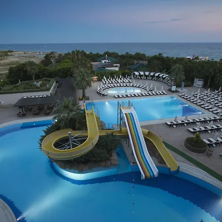 Üdülőközpont Washington & 5*